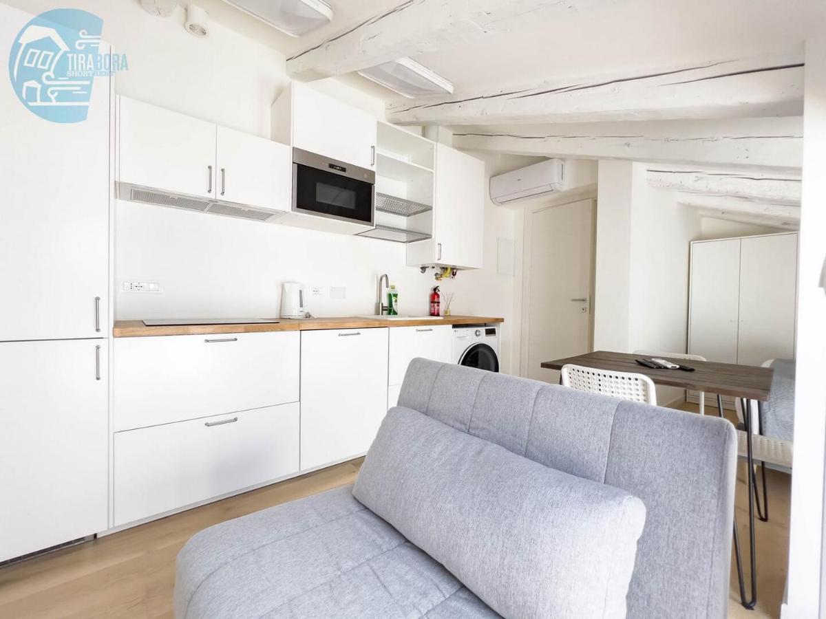 Corridoni 4C Tirabora Short Rent Apartment ตรีเอสเต ภายนอก รูปภาพ